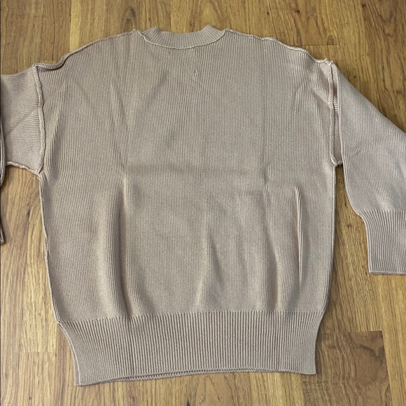 Abercrombie & Fitch Tan Crewneck Sweater - Picture 11 of 13